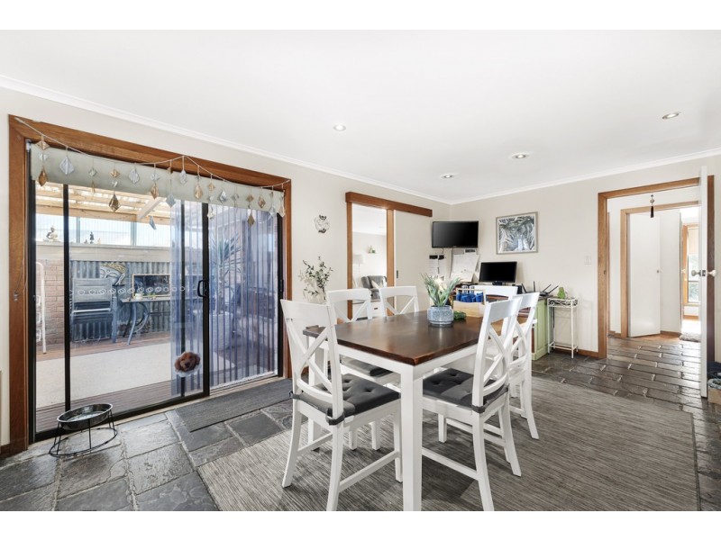 8 Cowin Close, Rowville VIC 3178