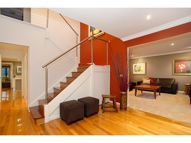 2 Miriam Close, Wantirna South VIC 3152