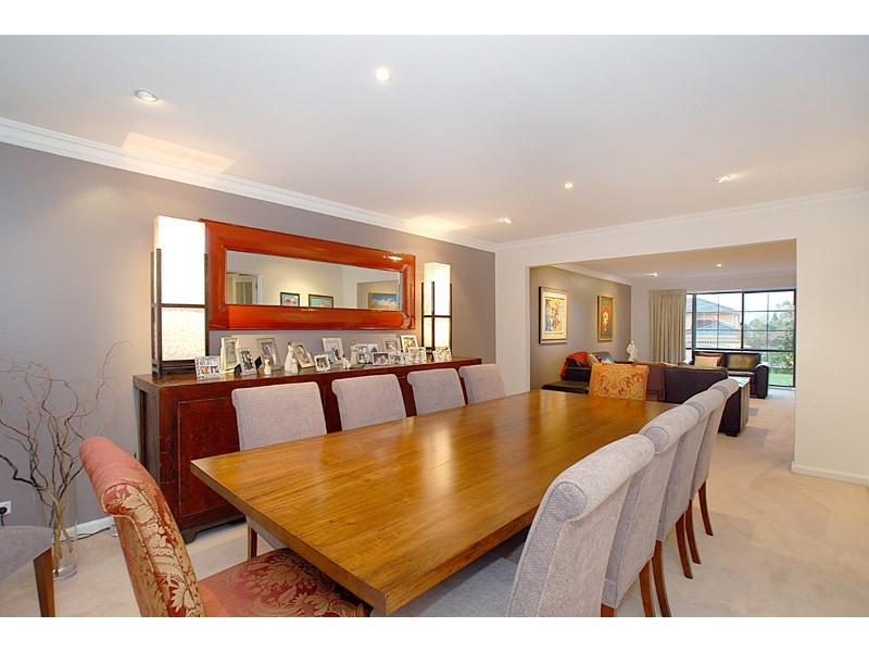 2 Miriam Close, Wantirna South VIC 3152