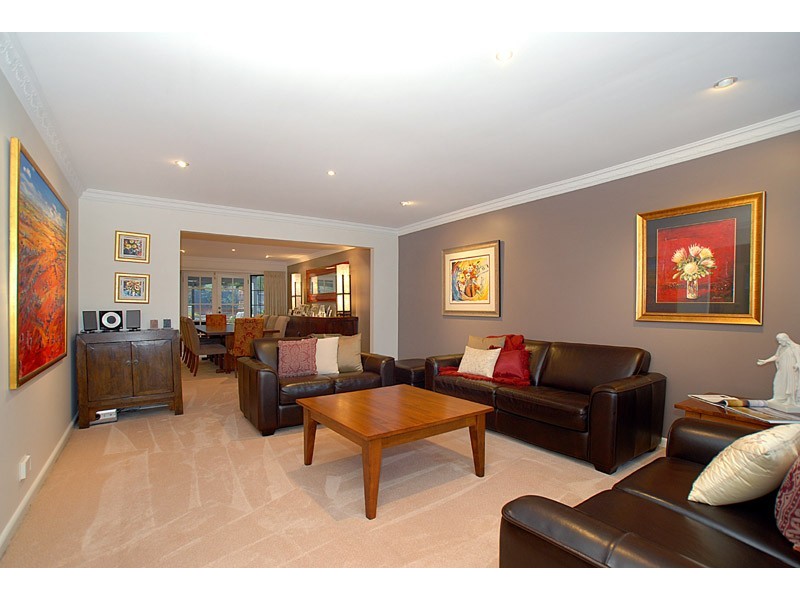 2 Miriam Close, Wantirna South VIC 3152