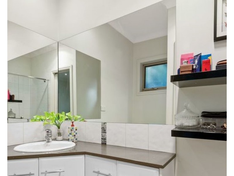 2/15 Kingsford Street, Bayswater VIC 3153