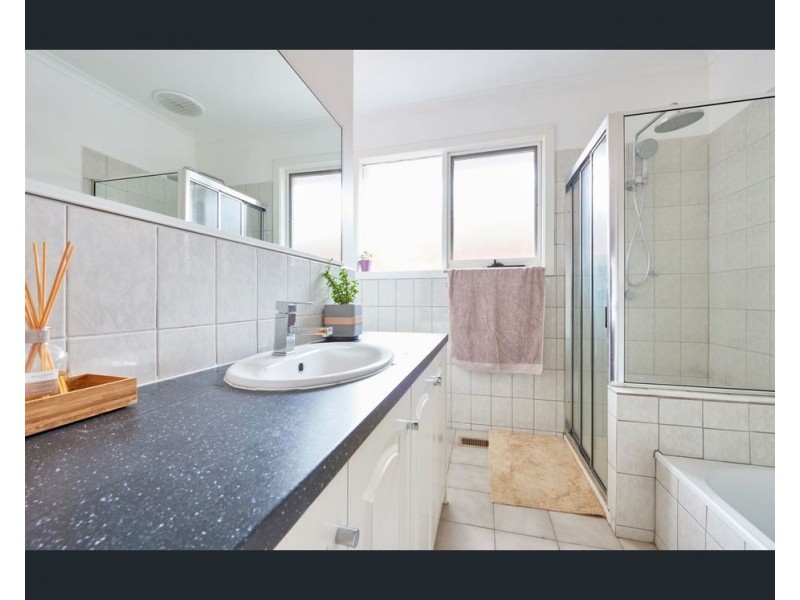 11 Blanche Drive, Vermont VIC 3133