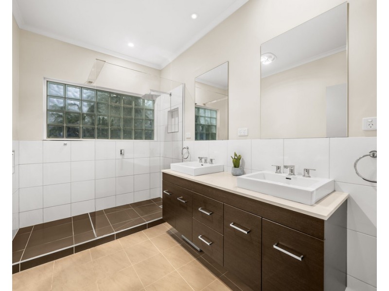 11 Hertford Court, Wantirna South VIC 3152