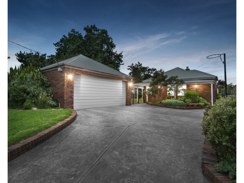 11 Hertford Court, Wantirna South VIC 3152