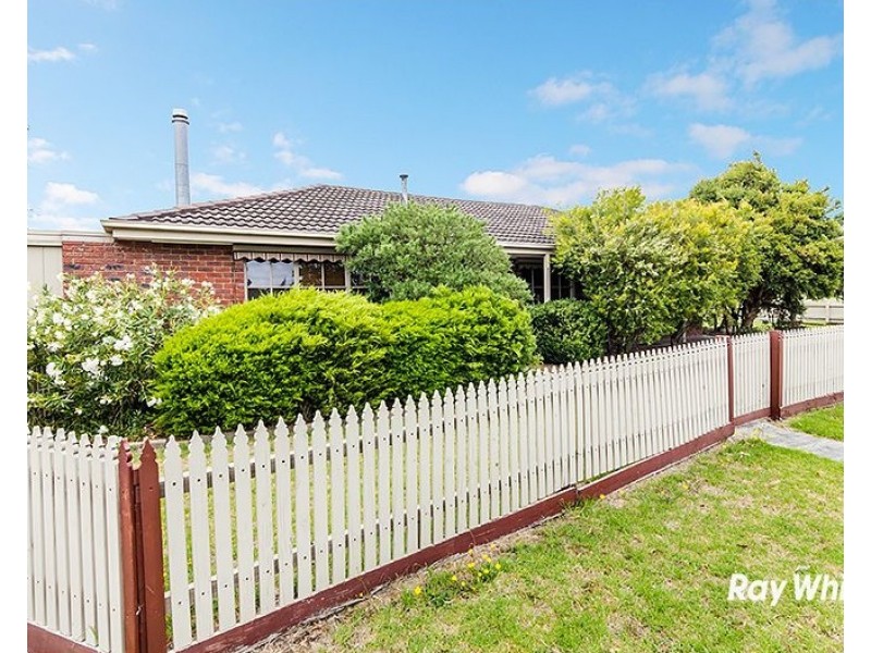 27 Wentworth Street, Cranbourne North VIC 3977
