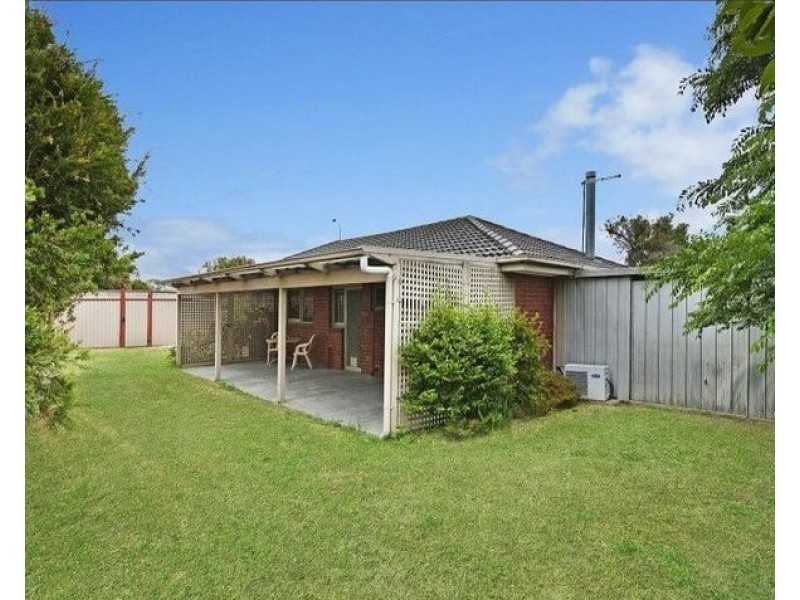 27 Wentworth Street, Cranbourne North VIC 3977