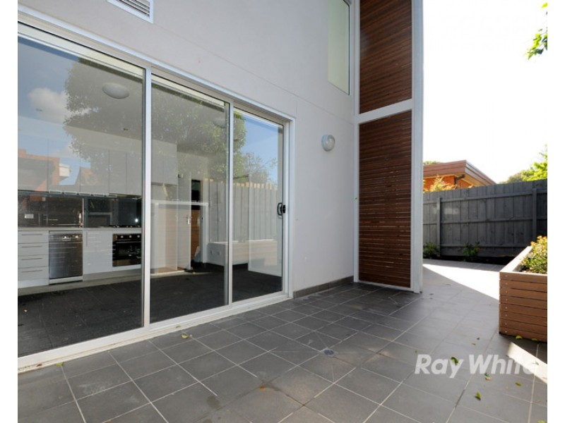 5/2 Middleborough Road, Burwood East VIC 3151