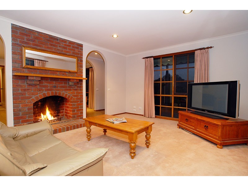 27  Van Court, Narre Warren VIC 3805