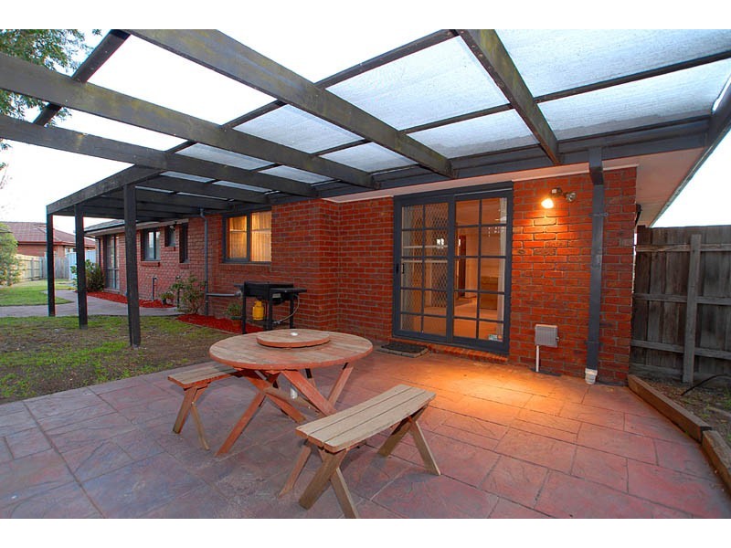 27  Van Court, Narre Warren VIC 3805