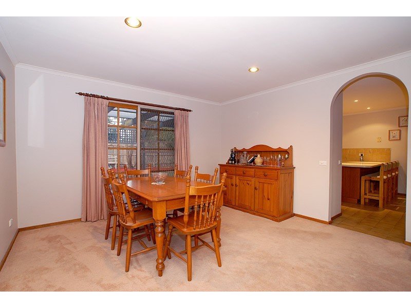 27  Van Court, Narre Warren VIC 3805