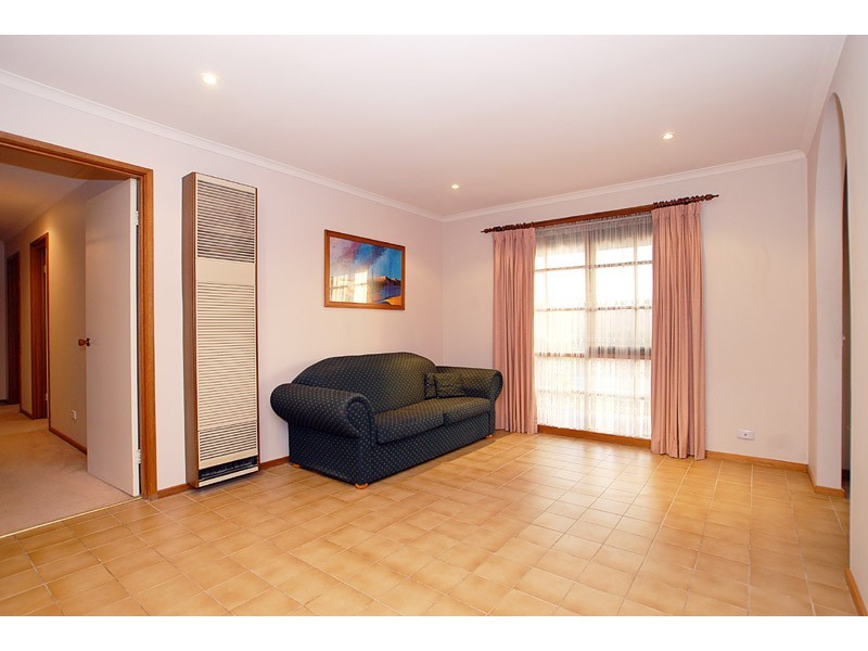 27  Van Court, Narre Warren VIC 3805