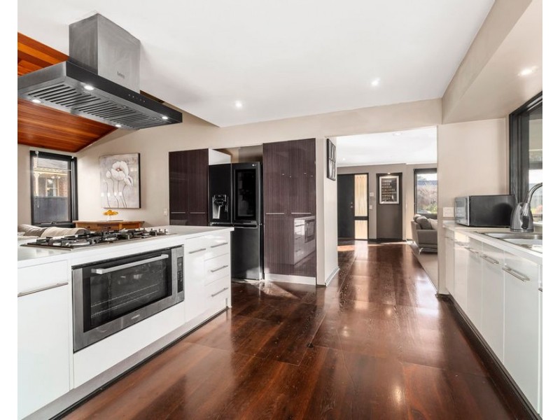 97 Fraser Crescent, Wantirna South VIC 3152