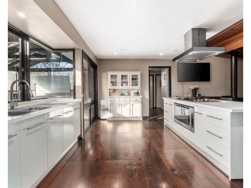 97 Fraser Crescent, Wantirna South VIC 3152