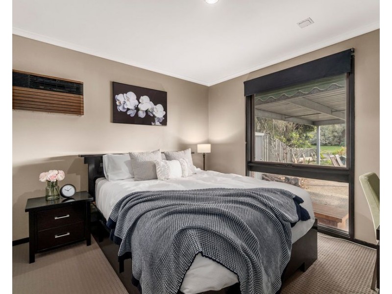 97 Fraser Crescent, Wantirna South VIC 3152