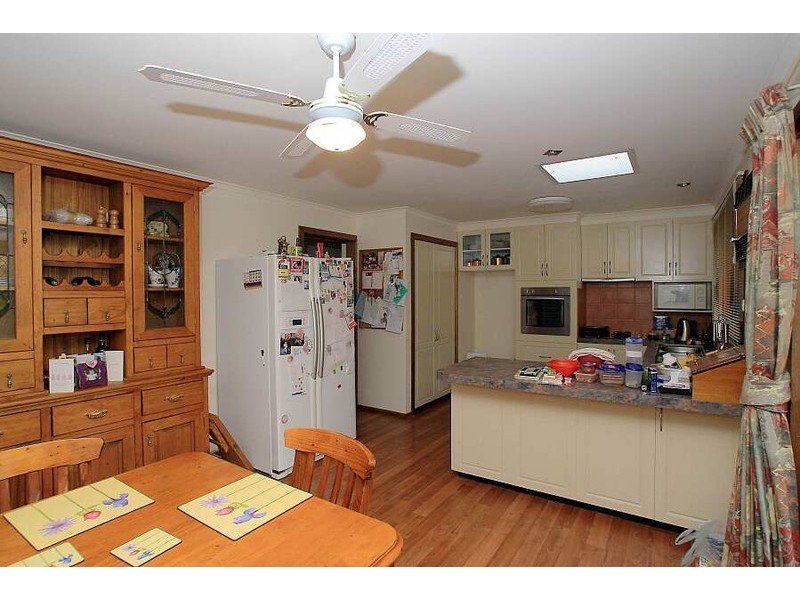 9 Nottingham Square, Wantirna VIC 3152