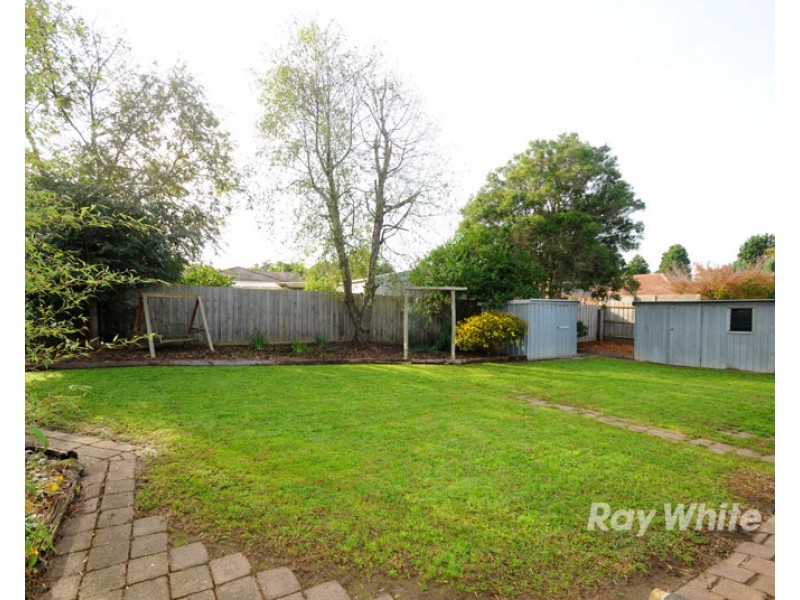 33 Lumeah Crescent, Ferntree Gully VIC 3156