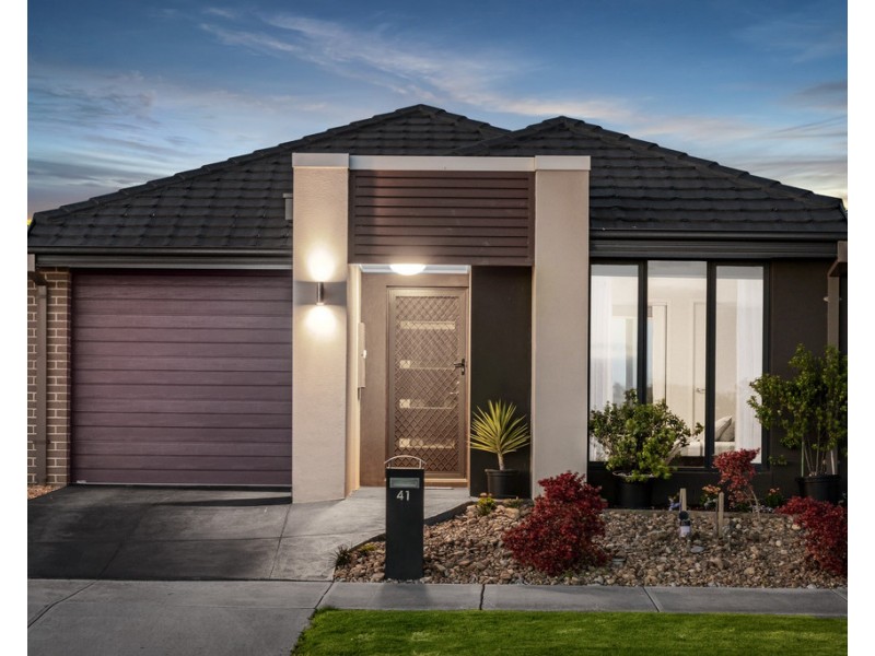 41 Springleaf Avenue, Clyde North VIC 3978