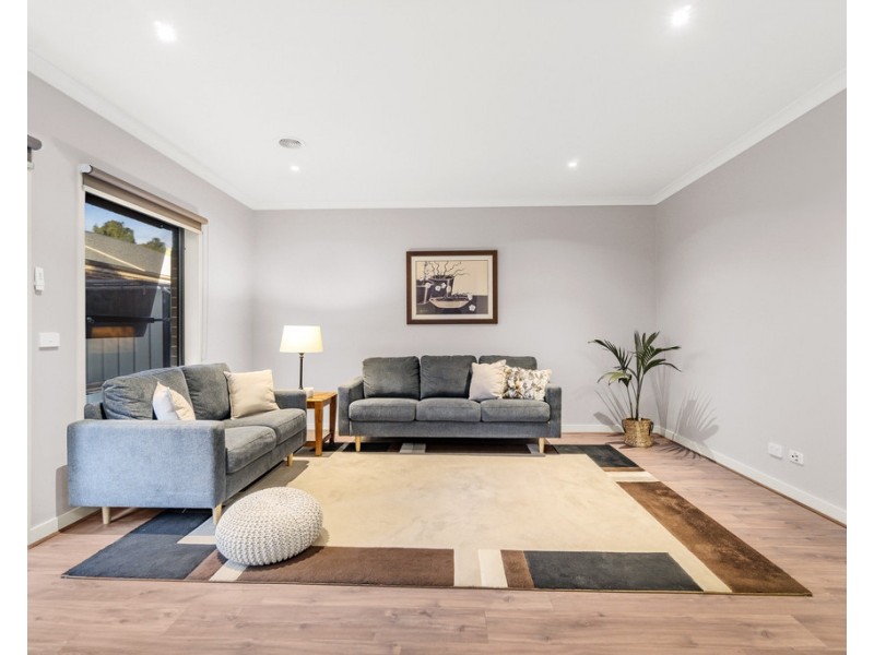 41 Springleaf Avenue, Clyde North VIC 3978