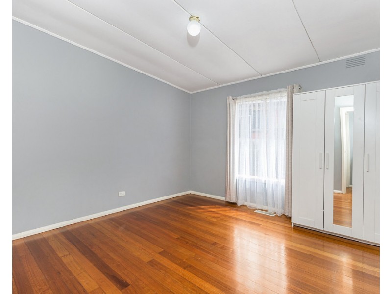 16 Queenstown Road, Boronia VIC 3155