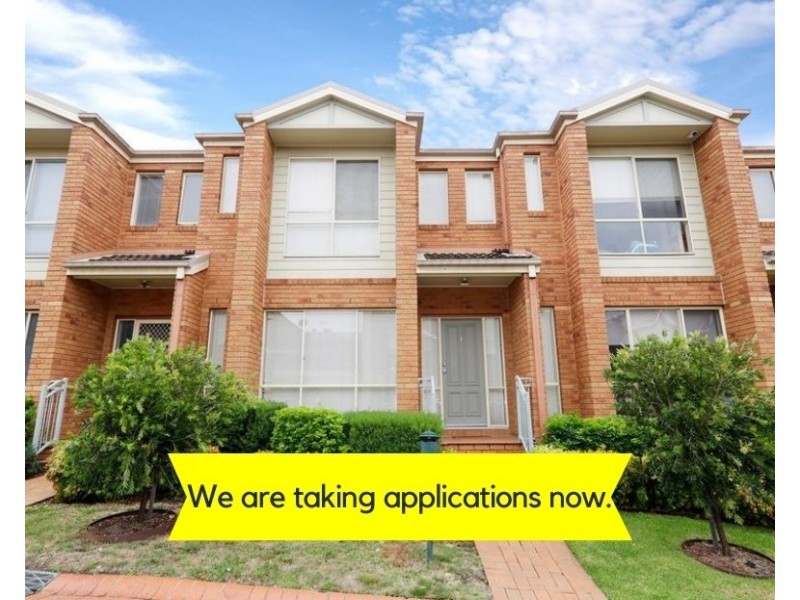 18 Larkspur Circuit, Glen Waverley VIC 3150