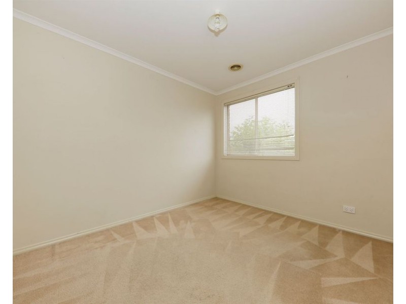 18 Larkspur Circuit, Glen Waverley VIC 3150