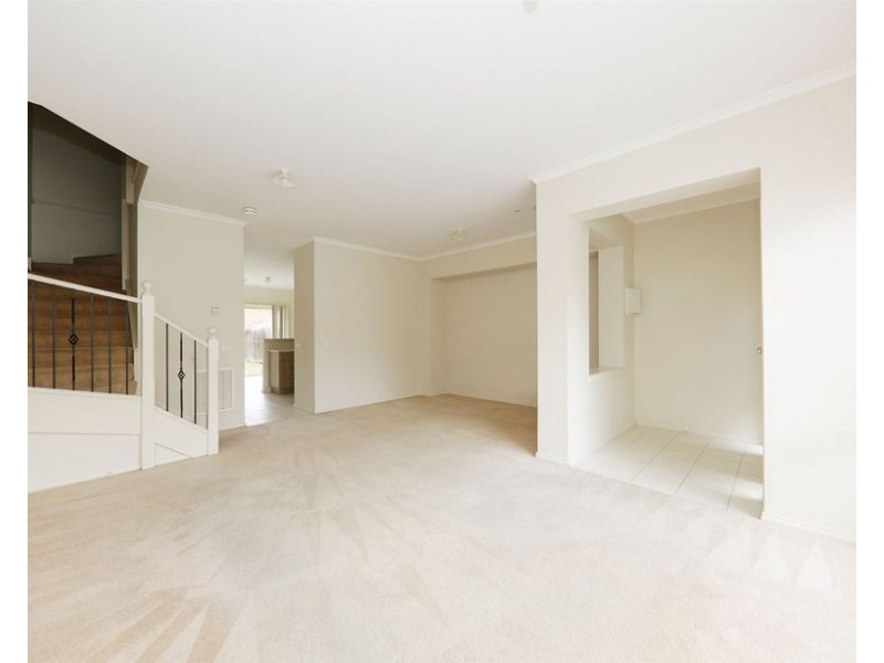 18 Larkspur Circuit, Glen Waverley VIC 3150