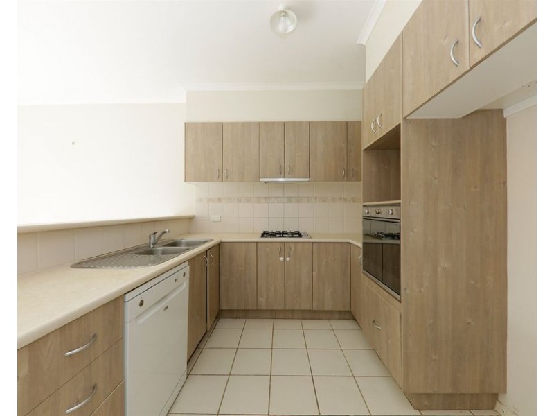 18 Larkspur Circuit, Glen Waverley VIC 3150