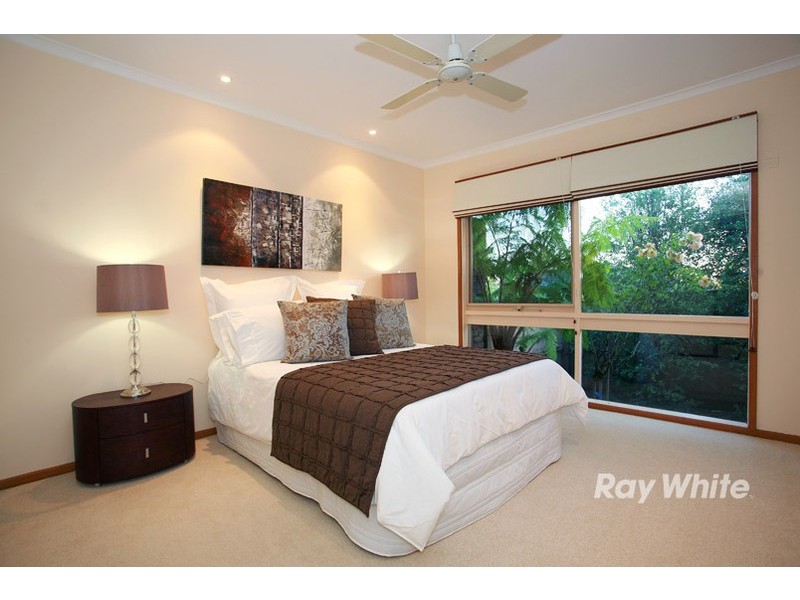 16 Dayan Drive, Wantirna South VIC 3152