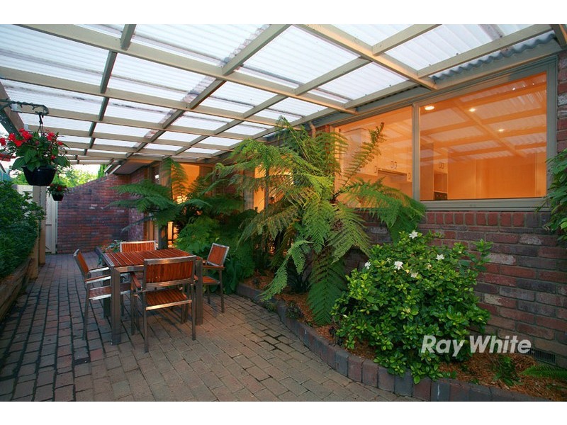 16 Dayan Drive, Wantirna South VIC 3152