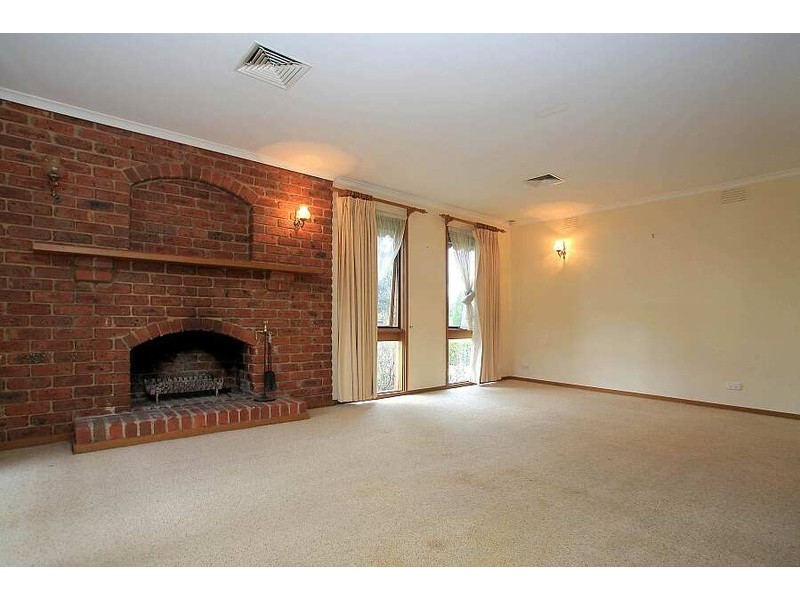 11 Merryn Grove, Wantirna South VIC 3152