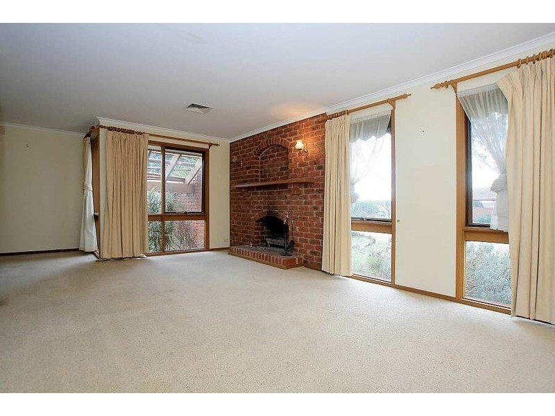 11 Merryn Grove, Wantirna South VIC 3152