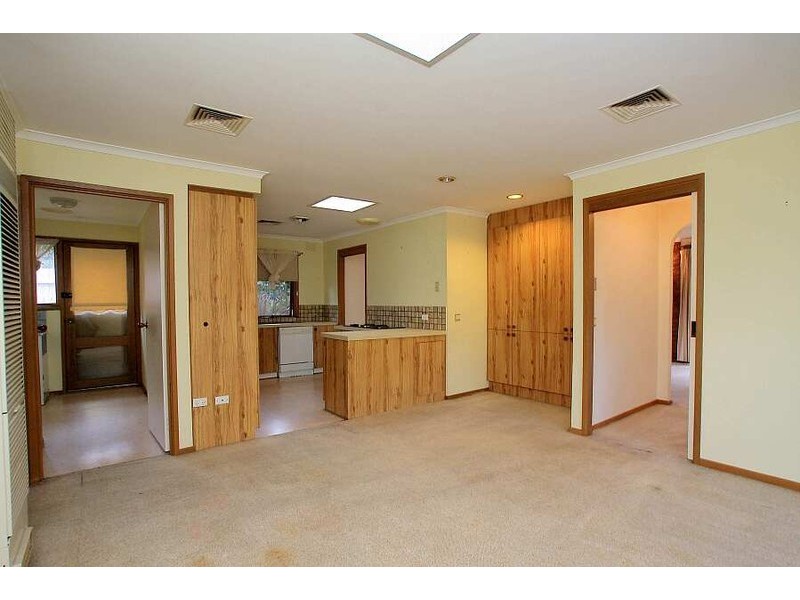 11 Merryn Grove, Wantirna South VIC 3152