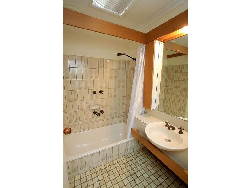 11 Merryn Grove, Wantirna South VIC 3152