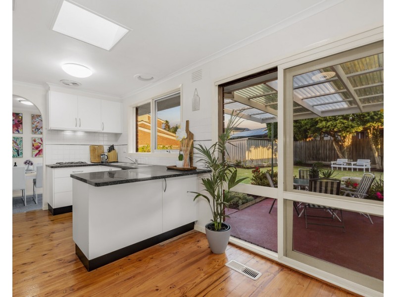 8 Amour Court, Wantirna South VIC 3152