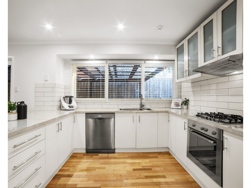 98 Wallace Road, Wantirna South VIC 3152