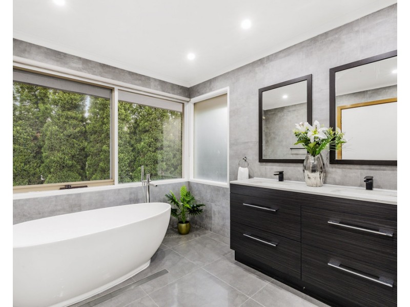 5 Gera Court, Wantirna South VIC 3152