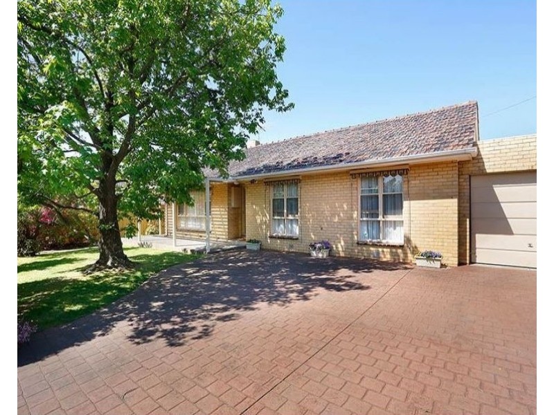 4 Ascot Court, Glen Waverley VIC 3150