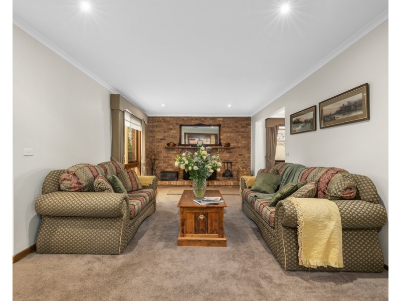 6 Reita Avenue, Wantirna South VIC 3152