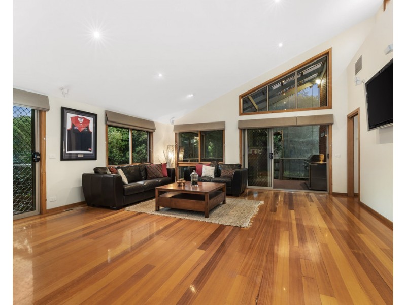 6 Reita Avenue, Wantirna South VIC 3152