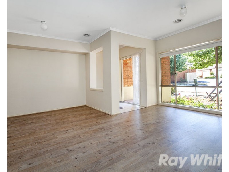 9 St Laurent Rise, Knoxfield VIC 3180