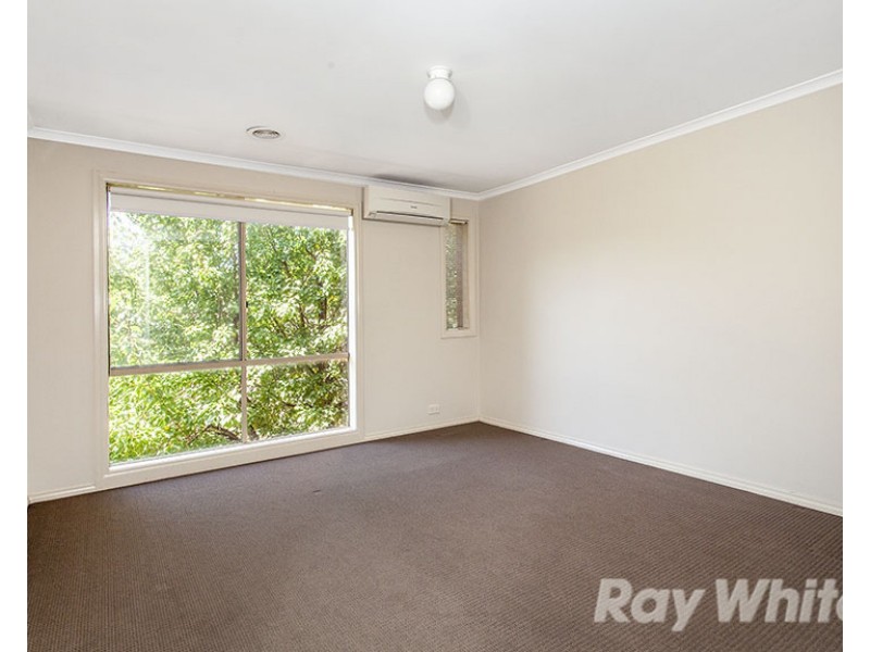 9 St Laurent Rise, Knoxfield VIC 3180