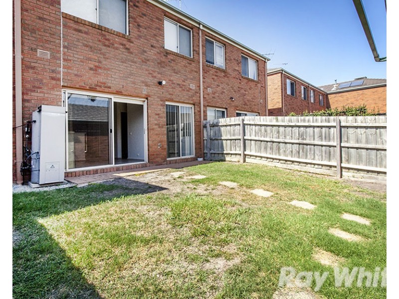 9 St Laurent Rise, Knoxfield VIC 3180