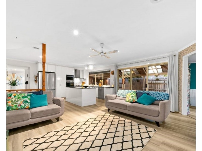 11 Turnberry Avenue, Narre Warren South VIC 3805