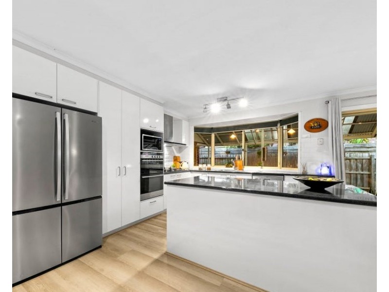 11 Turnberry Avenue, Narre Warren South VIC 3805