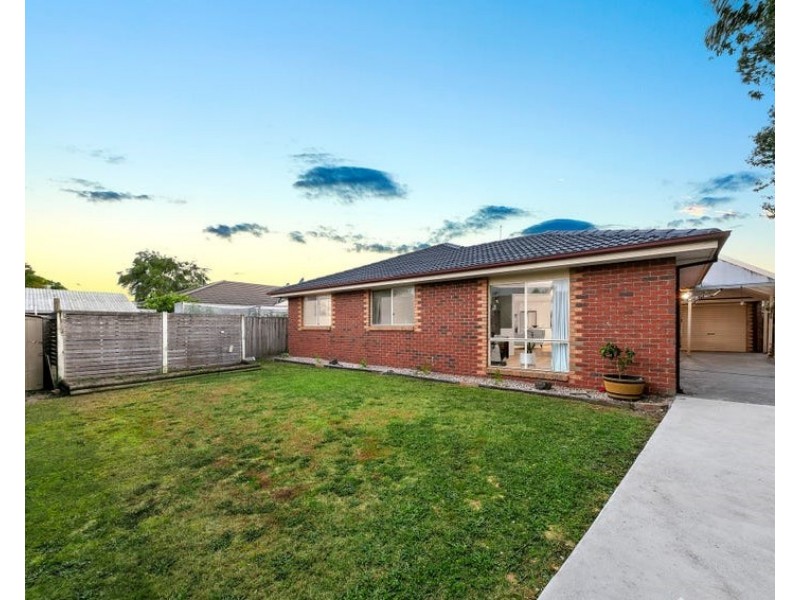 11 Turnberry Avenue, Narre Warren South VIC 3805