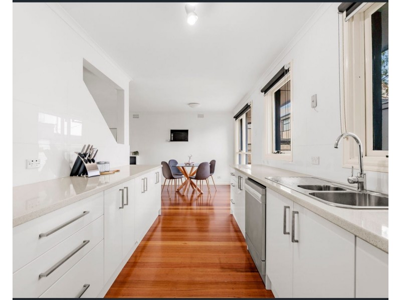 94 David Street North, Knoxfield VIC 3180