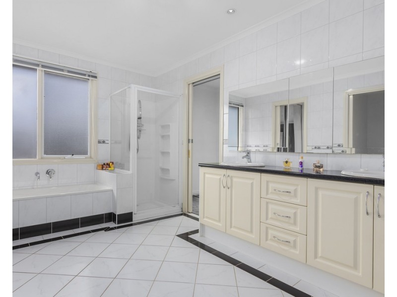 2 Alana Court, Wantirna South VIC 3152