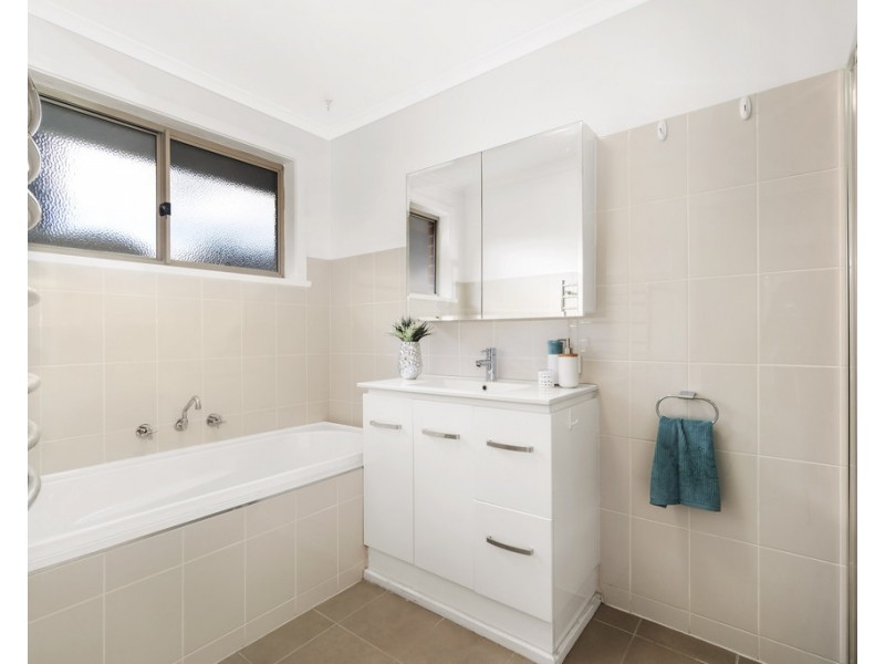 4 Cobain Square, Wantirna VIC 3152