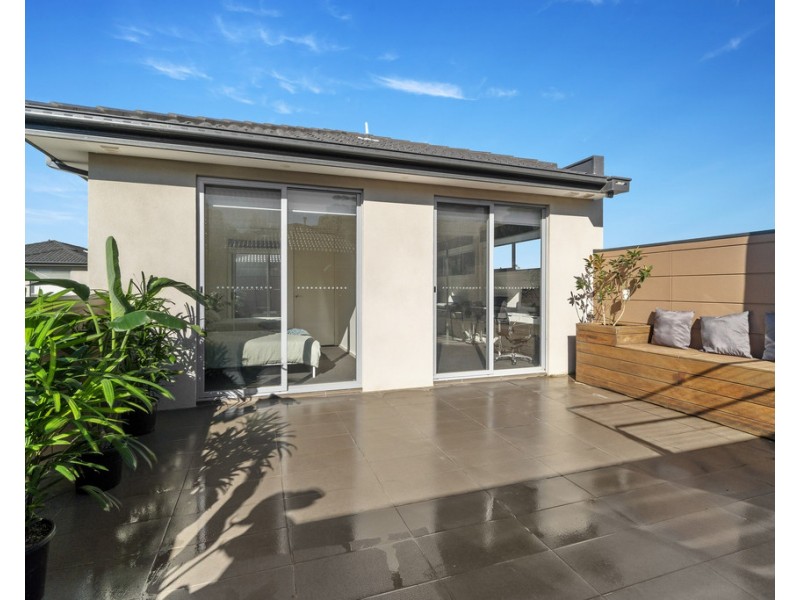 1 Emica Parade, Knoxfield VIC 3180
