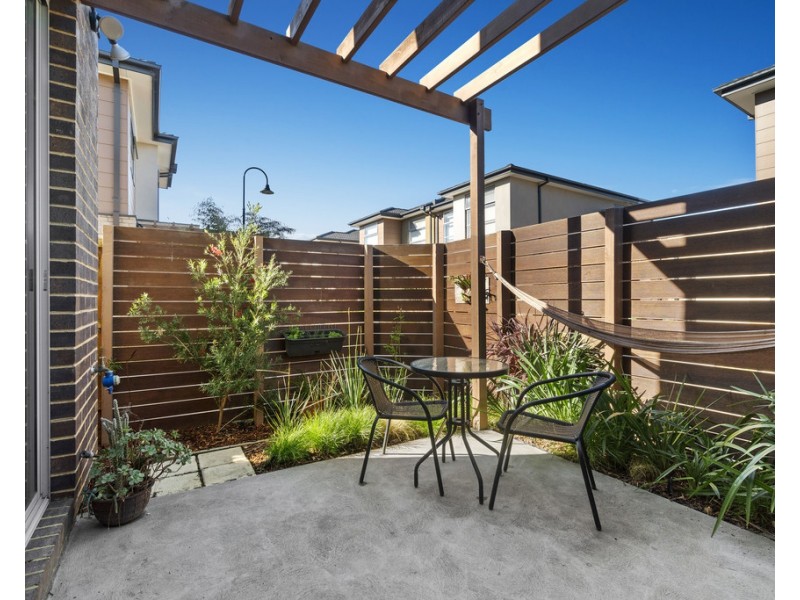 1 Emica Parade, Knoxfield VIC 3180